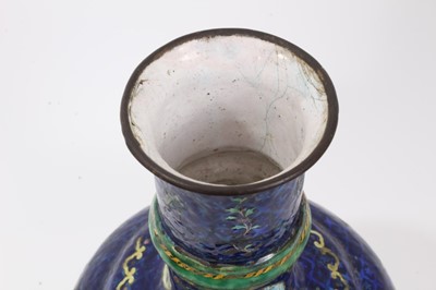 Lot 253 - 18th / 19th century Chinese enamel vase