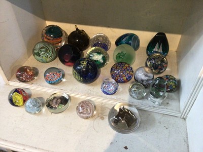 Lot 578 - Quantity of paperweights, including Caithness and others