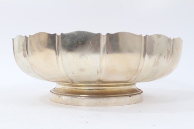 Lot 322 - 1930s silver fruit bowl in the form of a strawberry dish on a shallow pedestal base (London 1937)