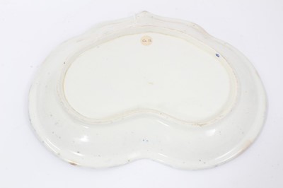 Lot 31 - Caughley kidney shaped dish, circa 1785, decorated in blue and white with the Weir pattern, 27.5cm wide