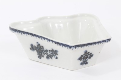 Lot 51 - Plymouth blue and white fan-shaped hors d'oeuvres dish, circa 1770, decorated with floral sprays with a patterned rim, 12cm across