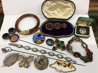 Lot 774 - Group antique and later jewellery including Charles Horner silver hat pin