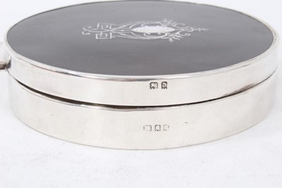Lot 354 - George V silver powder box of circular form, the hinged cover with tortoiseshell insert