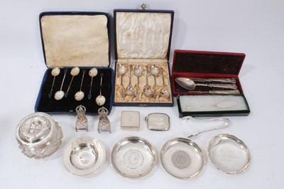 Lot 389 - Selection of miscellaneous 20th century silver