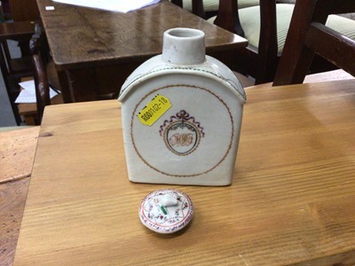 Lot 46 - 18th century Chinese export porcelain canister and cover