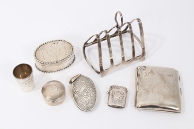 Lot 847 - Collection of silver vertu items