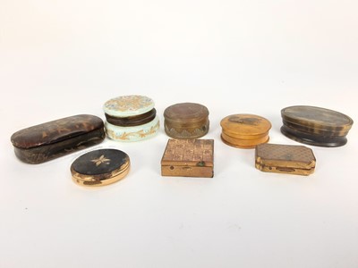 Lot 1951 - Collection of 19th century and later snuff and other boxes, including horn and masculine ware