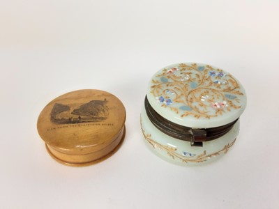 Lot 1951 - Collection of 19th century and later snuff and other boxes, including horn and masculine ware