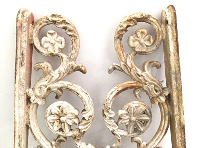 Lot 1514 - Pair of large cast iron brackets