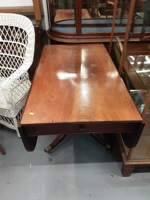 Lot 1114 - Antique mahogany drop leaf table