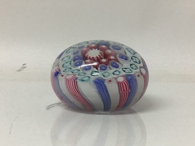 Lot 902 - 19th century glass paperweight