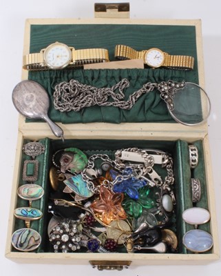 Lot 351 - Jewellery box containing silver and vintage jewellery