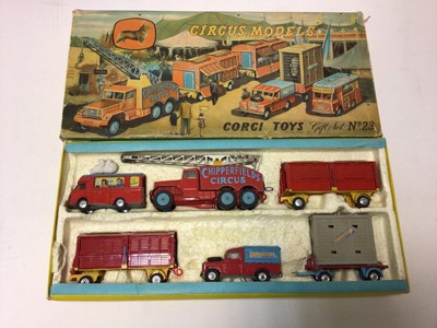 Lot 2375 - Corgi Chipperfields Gift Set No.23 in original box