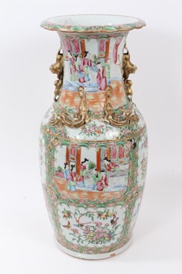 Lot 130 - 19th century Cantonese porcelain vase