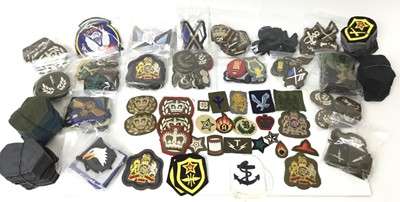 Lot 798 - Large collection of British and American military cloth badges (1 box)