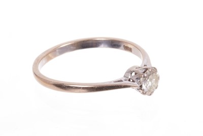 Lot 503 - Diamond single stone ring