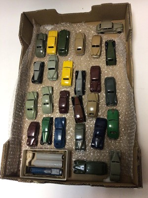 Lot 2396 - Dinky unboxed selection of early saloon cars including Studebaker, Lincoln Zephyr, Packard, Vanguard, Chrysler etc. (26)