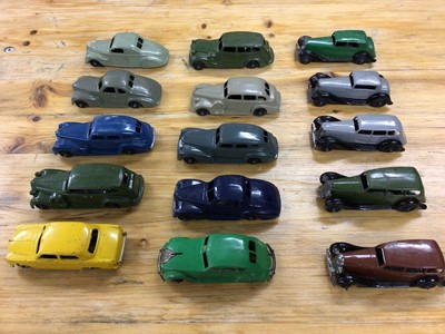 Lot 2396 - Dinky unboxed selection of early saloon cars including Studebaker, Lincoln Zephyr, Packard, Vanguard, Chrysler etc. (26)
