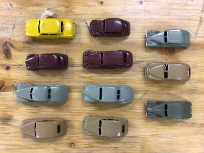 Lot 2396 - Dinky unboxed selection of early saloon cars including Studebaker, Lincoln Zephyr, Packard, Vanguard, Chrysler etc. (26)