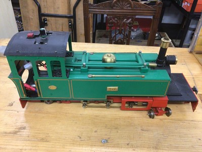 Lot 2410 - Scratchbuilt metal model locomotive 2-6-2 electrically wired Green Black & Red livery housed in wooden handmade carrying case with brass "Tor" name plate