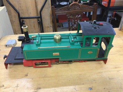 Lot 2410 - Scratchbuilt metal model locomotive 2-6-2 electrically wired Green Black & Red livery housed in wooden handmade carrying case with brass "Tor" name plate