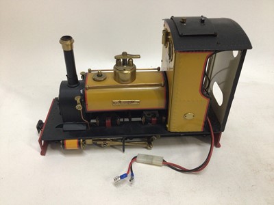 Lot 2413 - Scratchbuilt metalmodel locomotive 0-4-0 yellow & black livery electrically wired named Dolbadarn