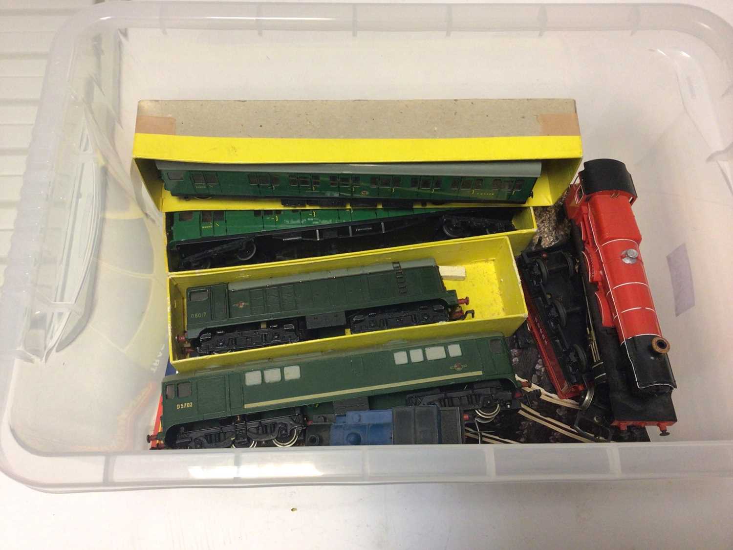 Lot 2454 - Railway "OO" guage selection of unboxed Diesel locomotives (x3), Lord Westwood 4-6-0 locomotive & tender, tank locomotive, plus a selection of various wagons (80+) (2 boxes)