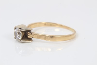 Lot 373 - 18ct gold diamond single stone ring