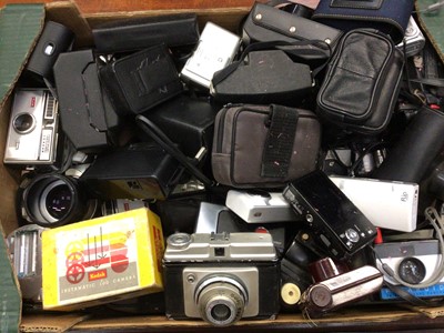 Lot 527 - Two boxes of cameras