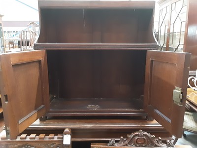 Lot 1105 - Edwardian hanging mahogany cabinet