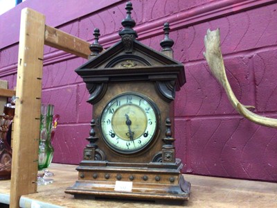 Lot 341 - Mantel clock