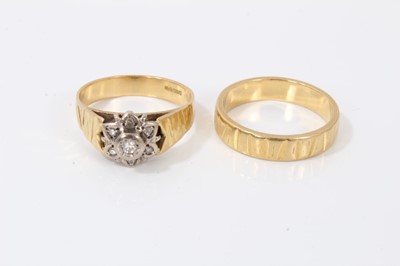 Lot 41 - 18ct gold diamond cluster ring and 18ct gold wedding ring