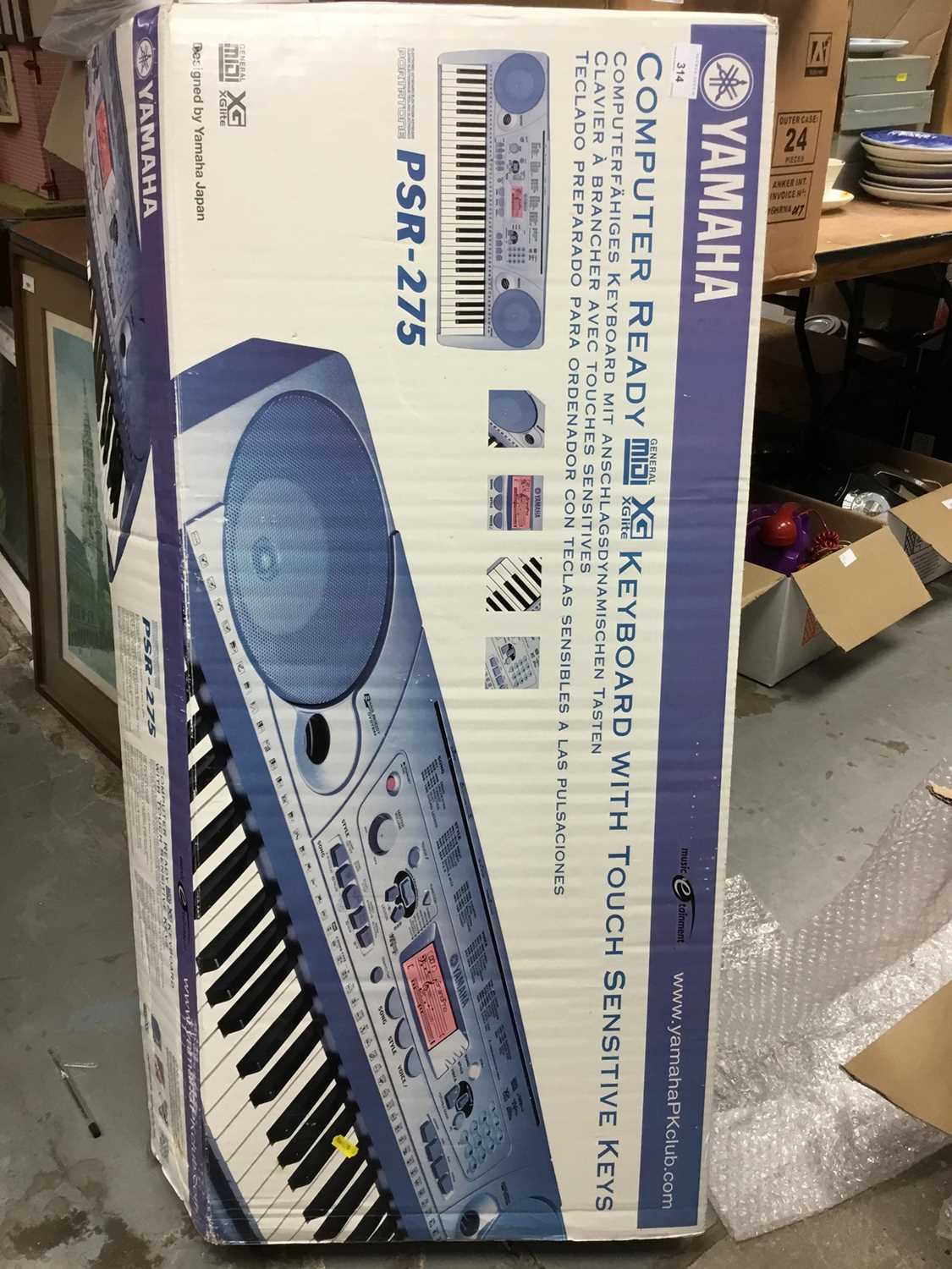 Lot 315 - Yamaha Keyboard and stand