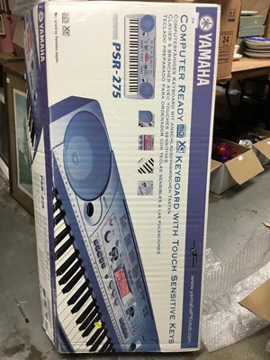 Lot 315 - Yamaha Keyboard and stand
