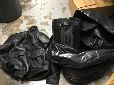 Lot 281 - Bag of motorcycles leathers