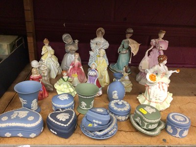 Lot 537 - Collection of figurines, including Doulton and Worcester