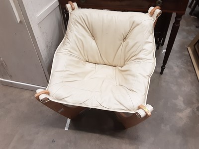 Lot 1156 - Leather easy chair