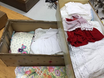 Lot 309 - Large collection of dolls and dolls clothes