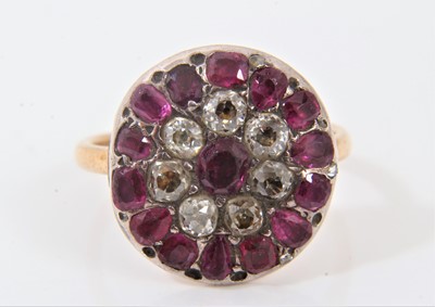 Lot 567 - Georgian ruby and diamond cluster ring