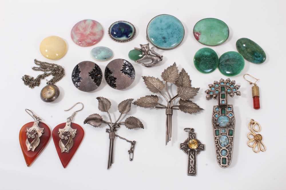 Lot 31 - Group silver and other jewellery including Charles Horner silver leaf spray brooch, one other similar brooch, Ruskin pottery brooches etc