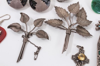 Lot 31 - Group silver and other jewellery including Charles Horner silver leaf spray brooch, one other similar brooch, Ruskin pottery brooches etc