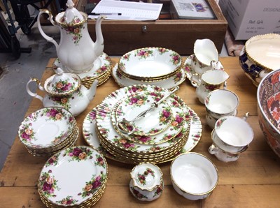 Lot 349 - Royal Albert Old Country Roses tea and dinner ware