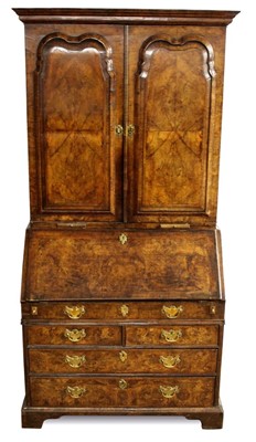 Lot 1287 - Fine early 18th century walnut bureau cabinet