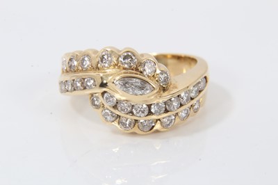 Lot 558 - Diamond dress ring