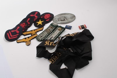 Lot 765 - Group of Second World Nazi cloth uniform badges, Kreigsmarine Cap tally and other cloth badges