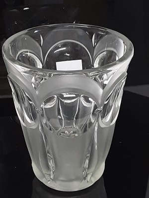 Lot 1191 - Art Deco frosted glass vase