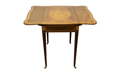 Lot 1309 - Fine quality Sheraton style figured mahogany and satinwood inlaid pembroke table