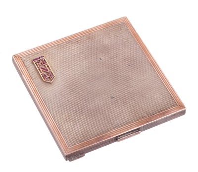 Lot 529 - Art Deco ladies silver powder compact with calibre cut ruby initials 'MNH' and applied rose gold bands. Sponsor's mark HK. London 1940. Approximately 83 x 85mm