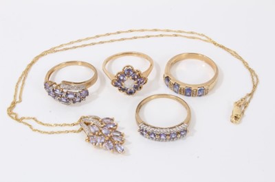 Lot 86 - Three 9ct gold pale purple gem stone rings and similar 9ct gold pendant on 9ct gold chain