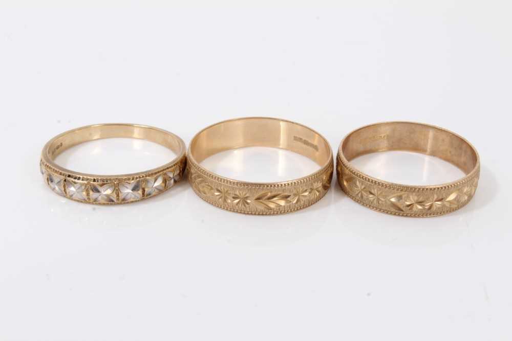 Lot 92 - Three 9ct gold wedding rings